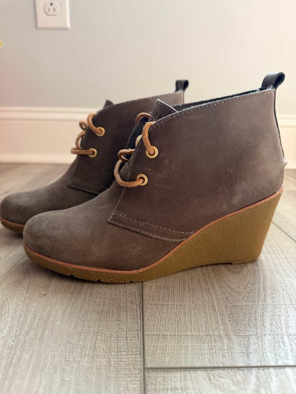 Sperry Top Sider Harlow Brown Burnished Leather Wedge Boot- Women’s Size 8M